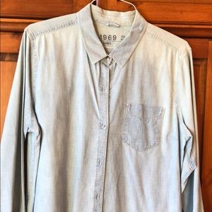 Light blue long sleeved Gap button down blouse